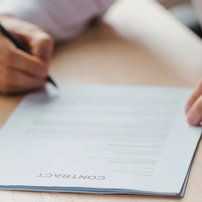 Assinatura de testemunhas em contrato